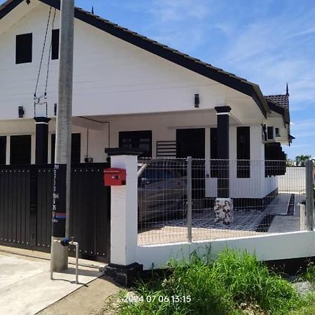 Hadeera Minimalis Family Homestay Kuala Terengganu Eksteriør billede